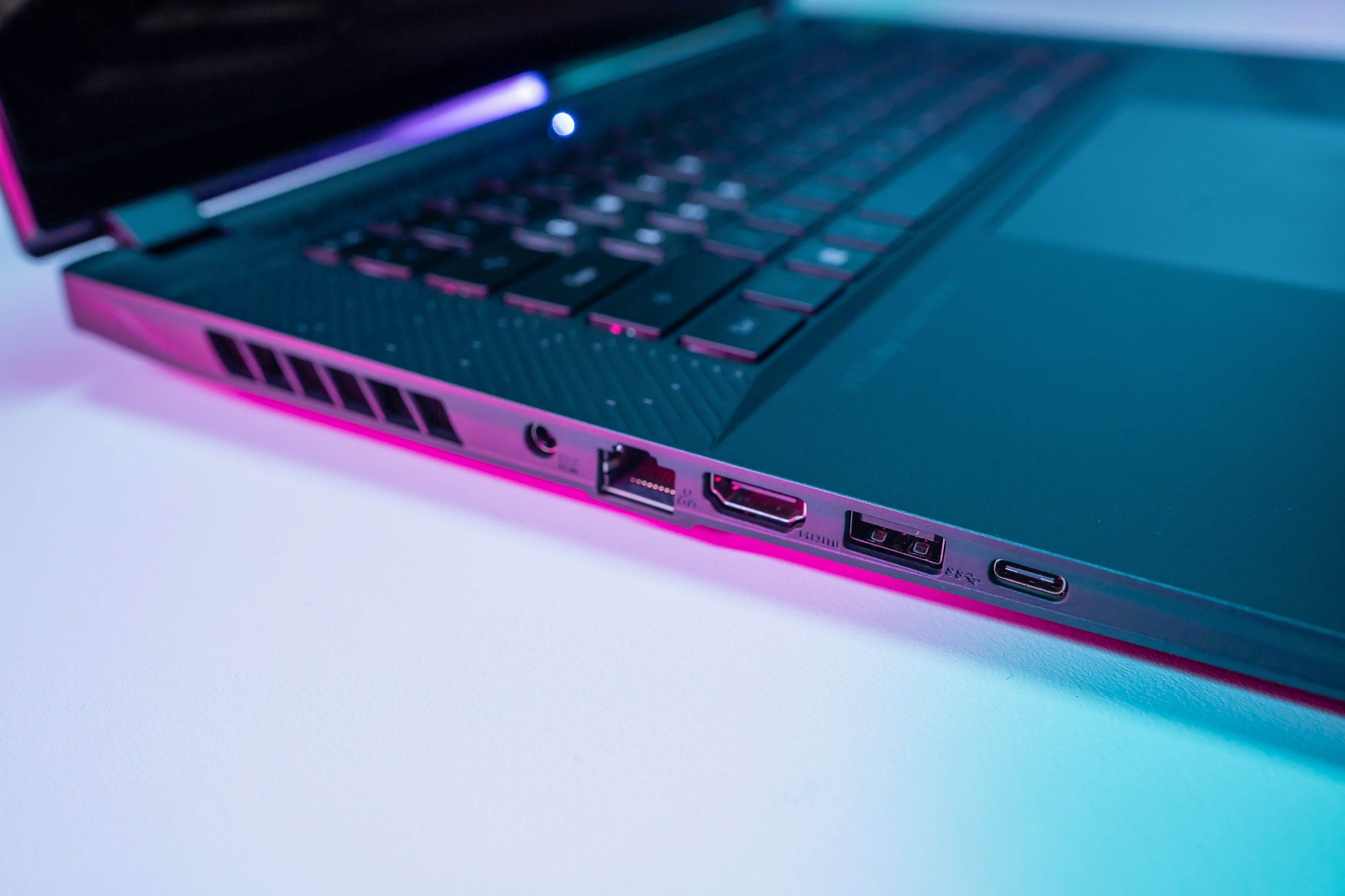 Gigabyte AORUS 16X ASG-63USC65SH Gaming Laptop | Intel Core i7-13650HX Processor - 16GB DDR5 RAM - 1TB NVMe SSD - NVIDIA GeForce RTX 4070 8GB GDDR6 Graphics - 16.0 inches WQXGA 165Hz (Gray, Win11)